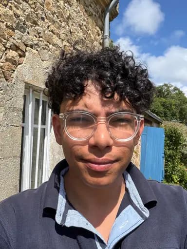 Pierre, développement et mise en ligne